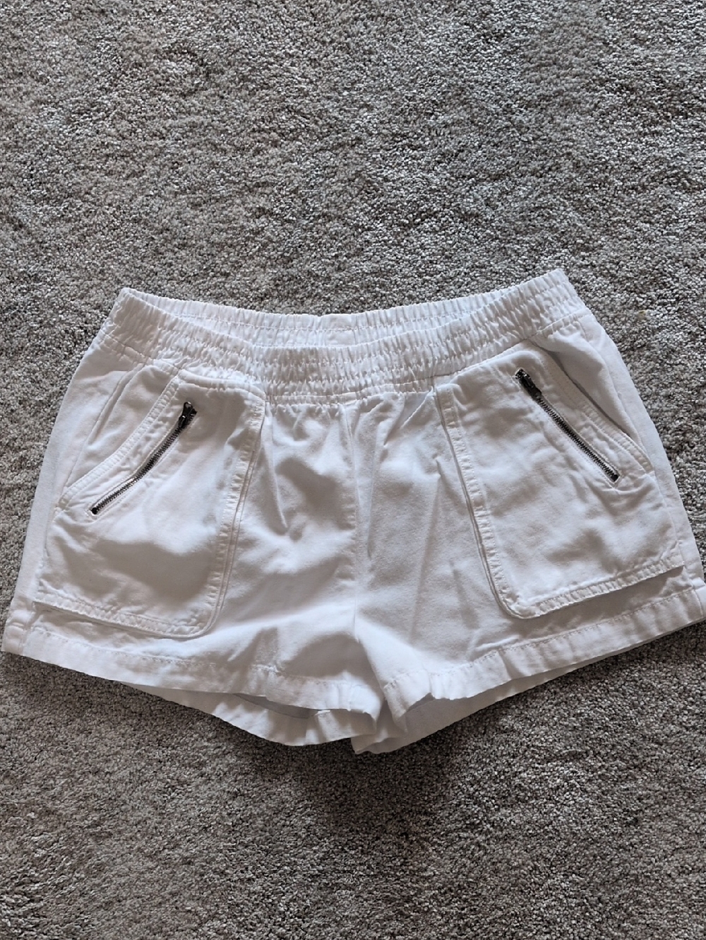 Aerie White Pull On Shorts Size Large